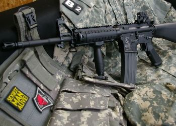 CYBG G&G Colt M4A1 T. kov blow back AEG 